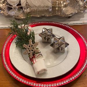 NWT PIER I IMPORTS SILVER GIFT BOW SALT & PEPPER 🎁🎄SHAKERS